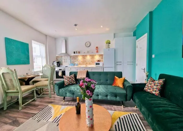 Eclectic 1Bd In The Heart Of Cheltenham!