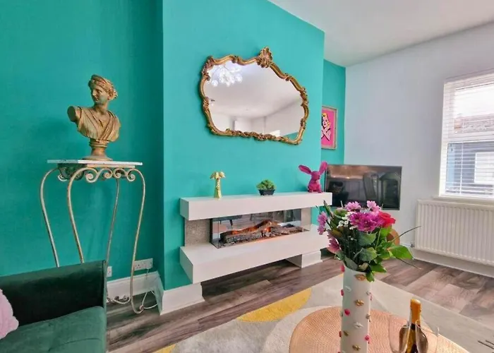 Eclectic 1Bd In The Heart Of Cheltenham!